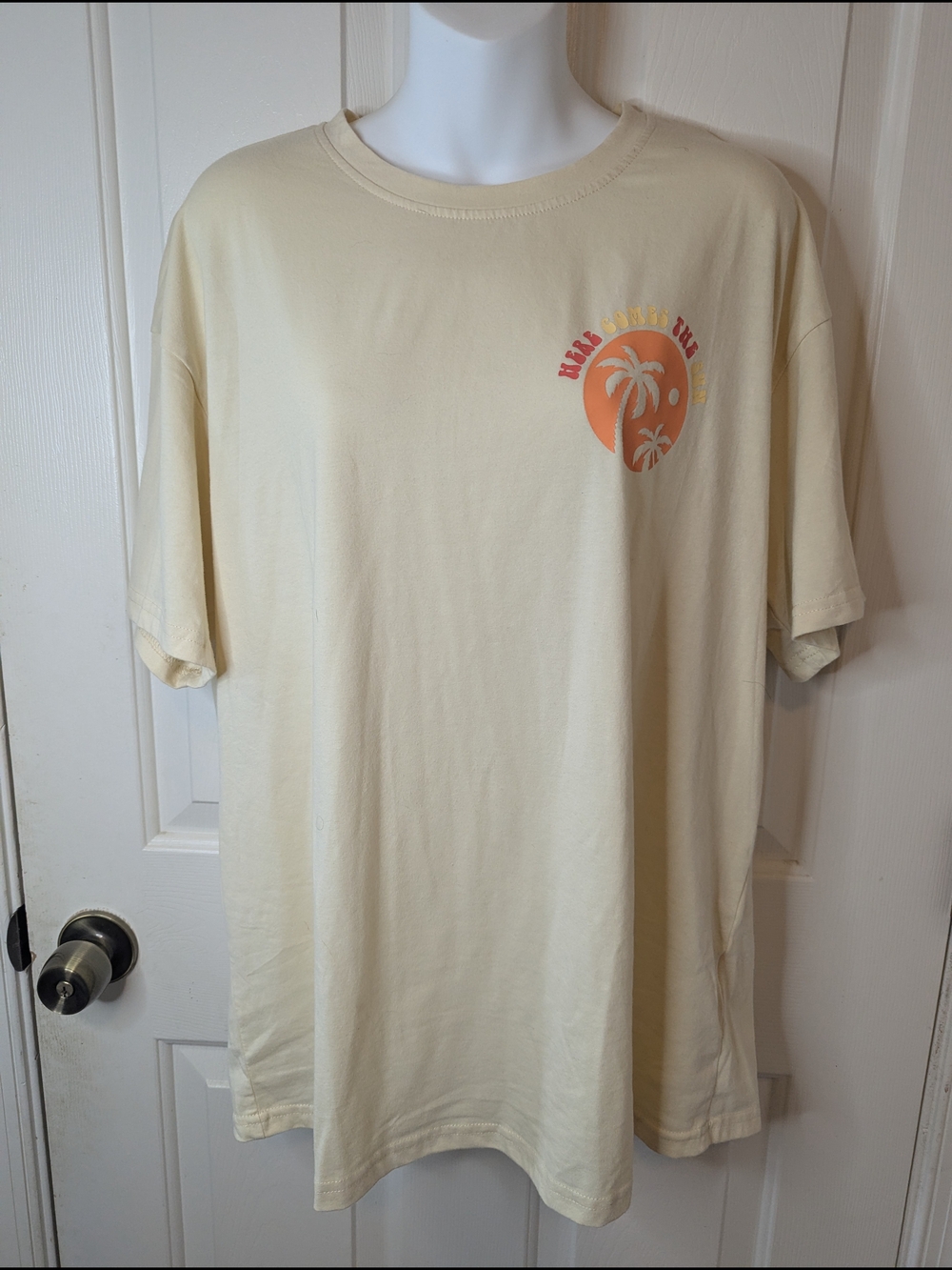 MOUSYA Womens Graphic Tee Shirt Large Cream Beige Oversized Here Comes The Sun